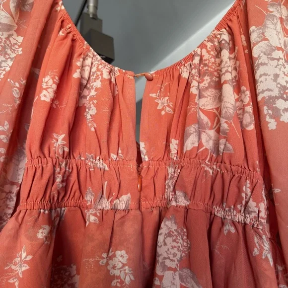 Selfie Leslie First Light Puff Sleeve Romper - Orange Floral - Size L - Picture 7 of 12